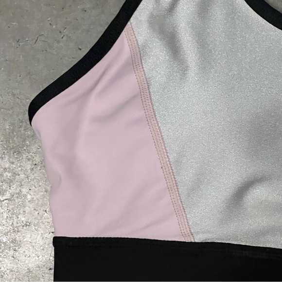 Calvin Klein Performance Womens Fitness
Running Sports Bra Size Medium - Picture 4 of 8